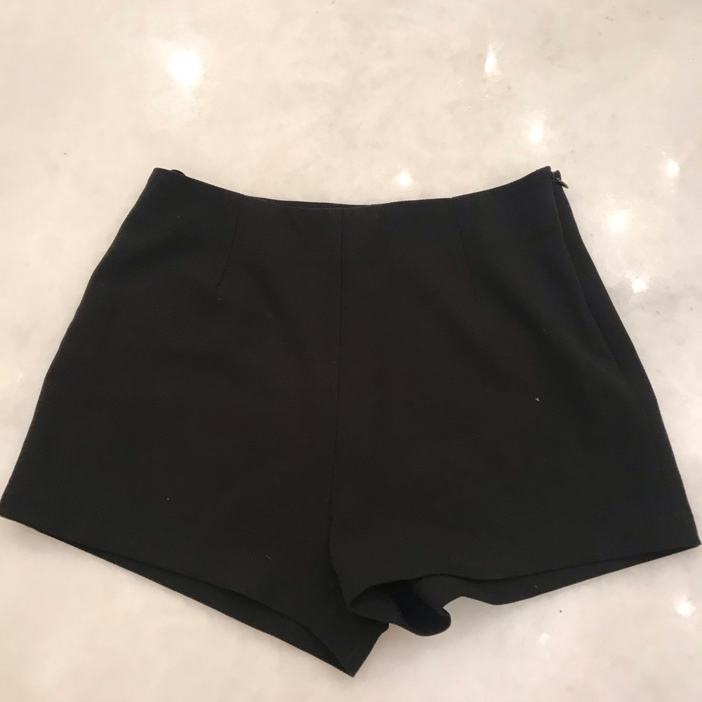 Black high rise shorts (medium)